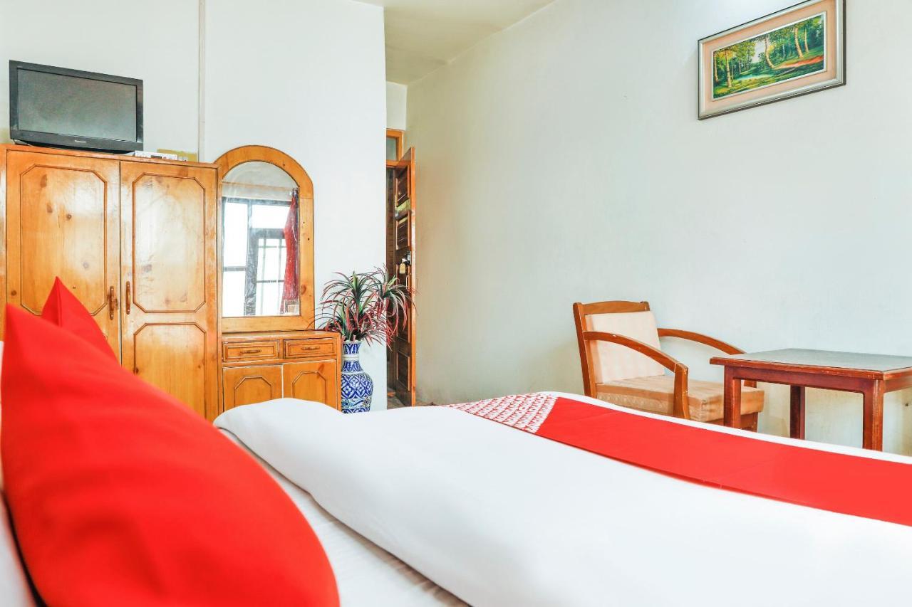 Oyo 72225 Hotel Dilshan Srīnagar Екстериор снимка