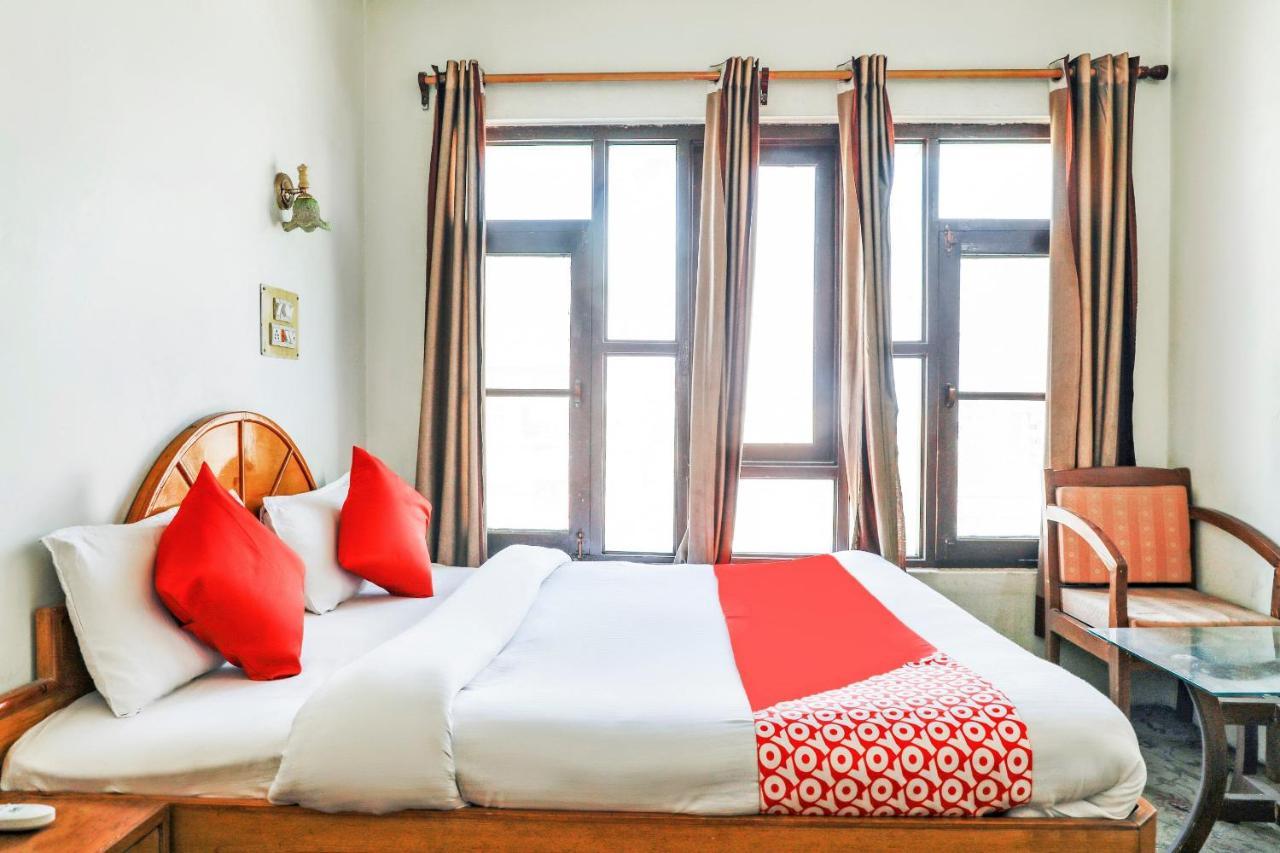 Oyo 72225 Hotel Dilshan Srīnagar Екстериор снимка